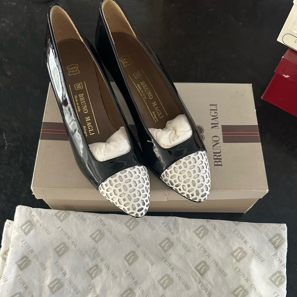 Bruno Magli Black/white toe pumps size 7